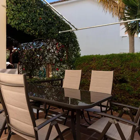 Apollo Sea Side Maisonette, 펜션 니키티